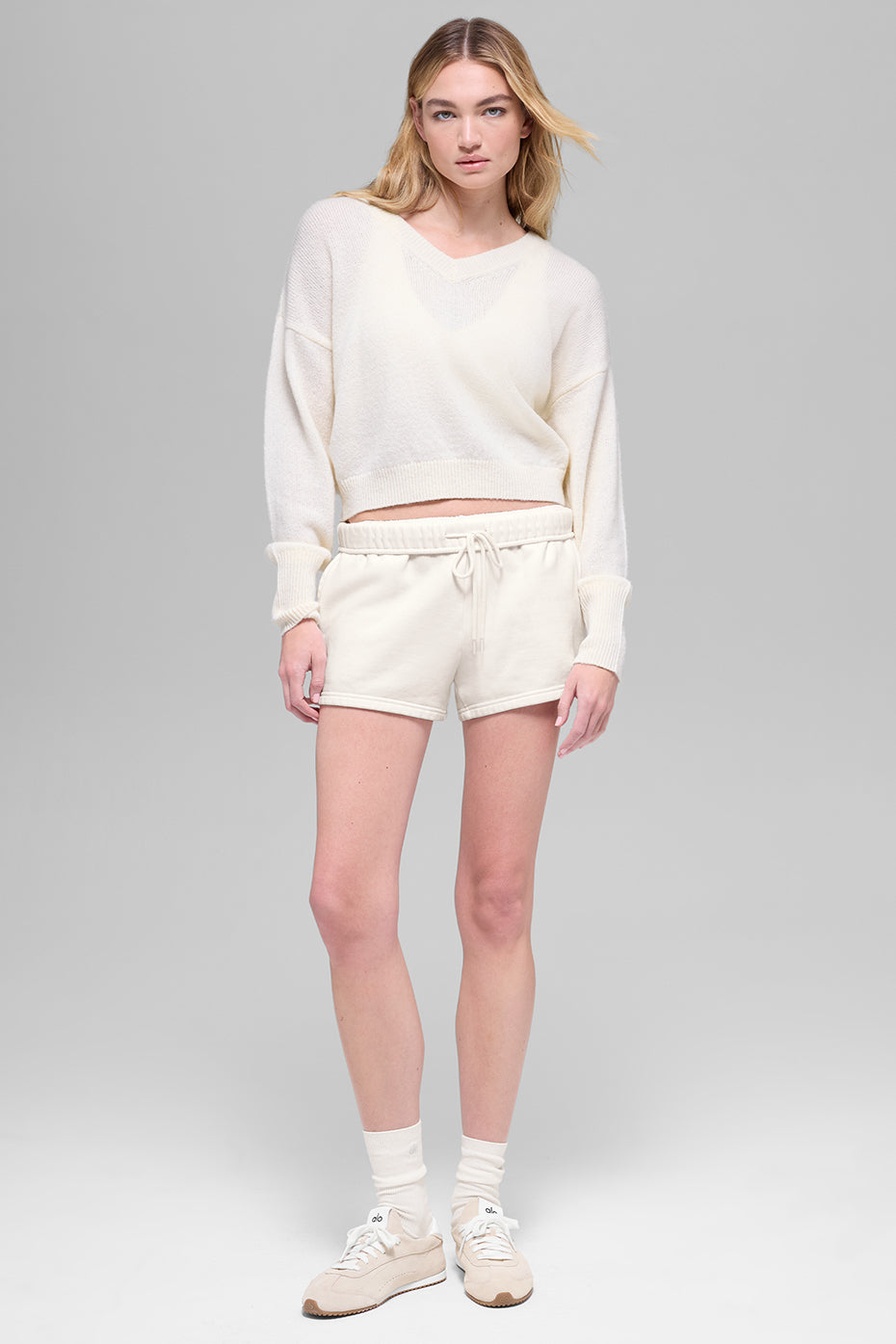 Wool Cashmere Cropped New Class V-Neck Sweater - Ivory — photo 4