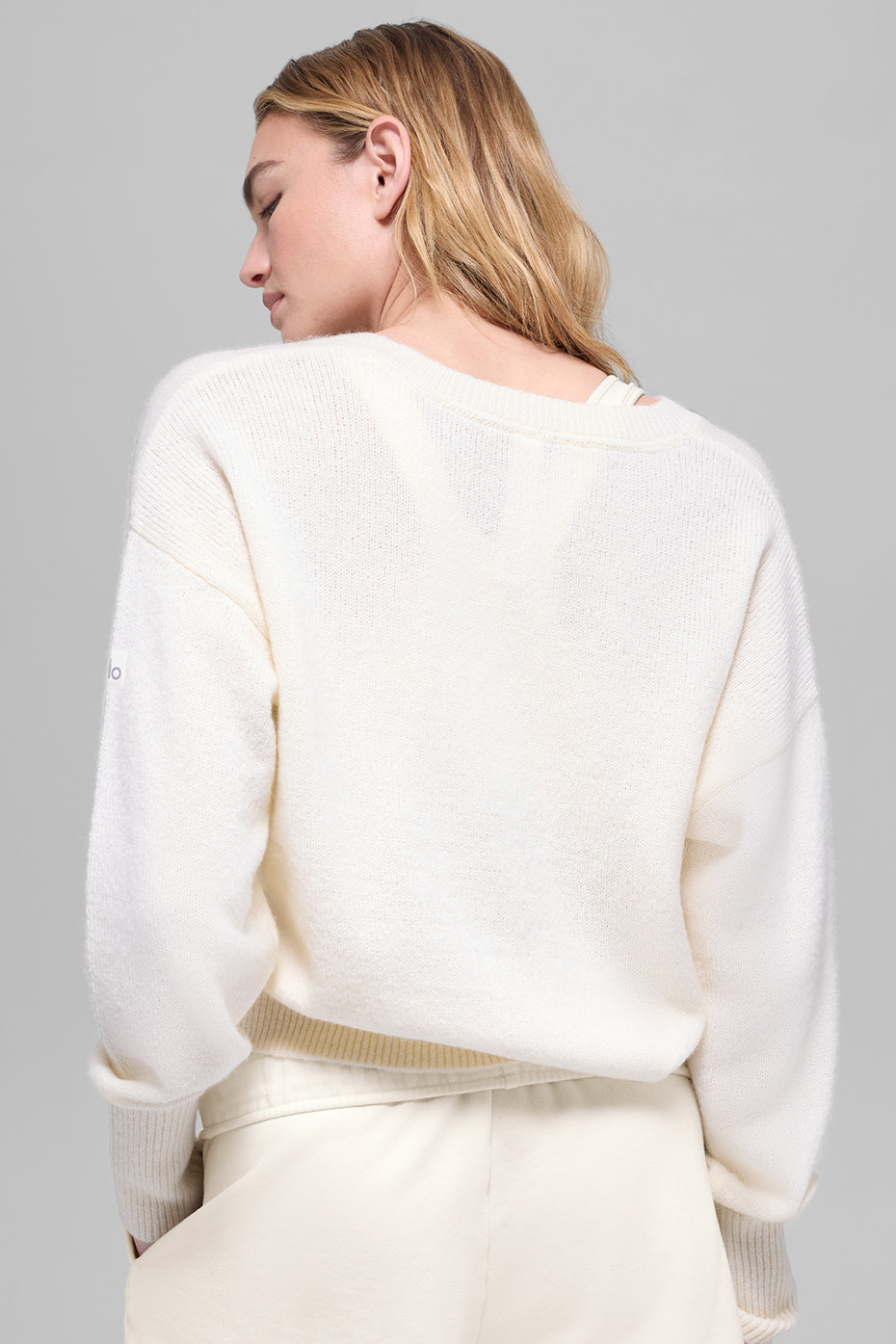 Wool Cashmere Cropped New Class V-Neck Sweater - Ivory — photo 3