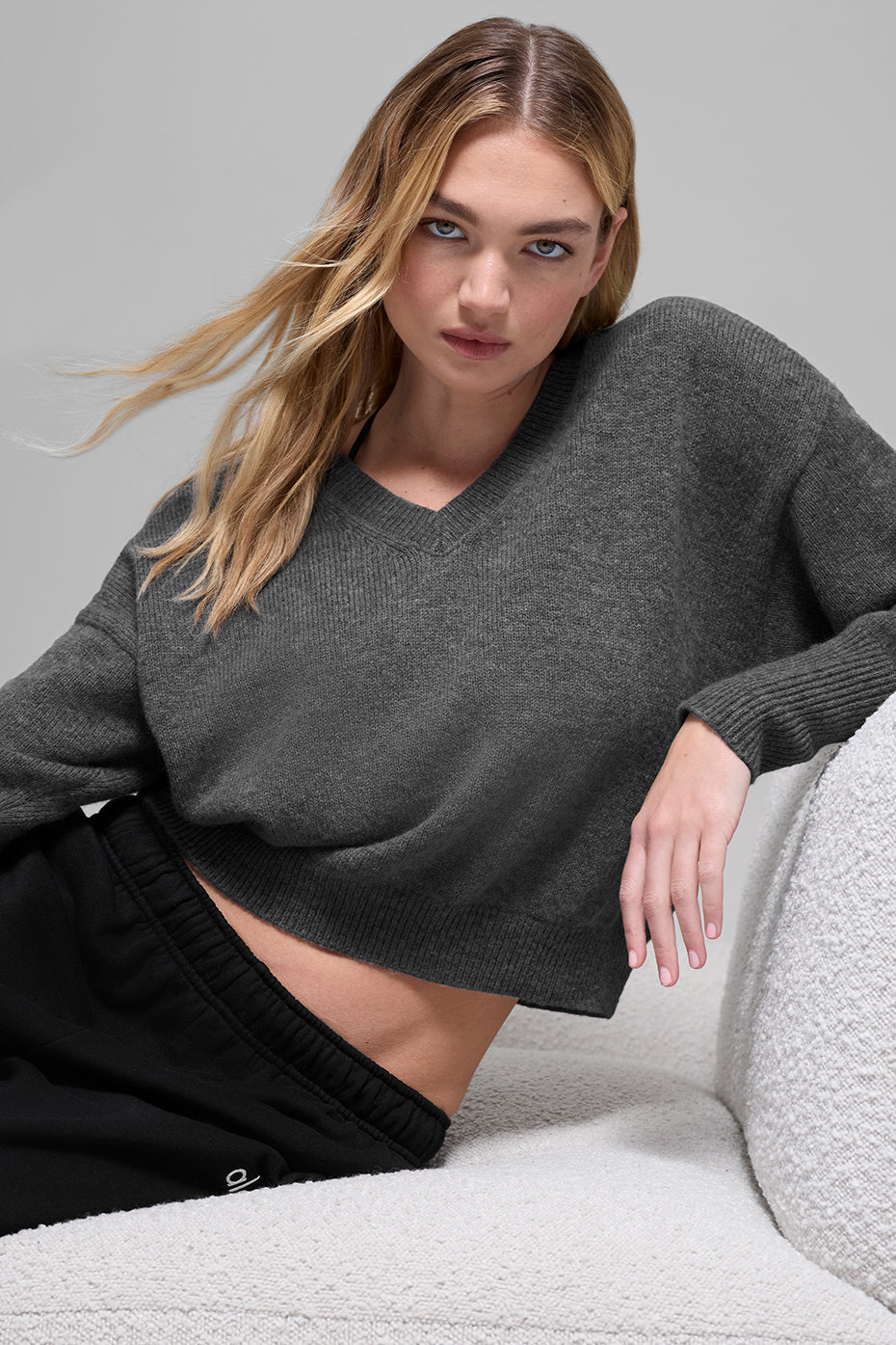 Wool Cashmere Cropped New Class V-Neck Sweater - Platinum Grey — photo 3