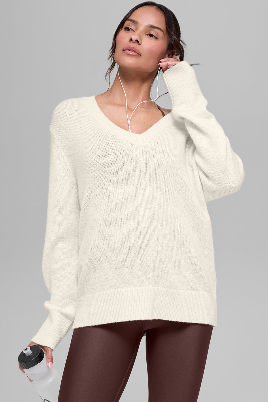 Wool Cashmere New Class Oversized V-Neck Sweater - Ivory — photo 4
