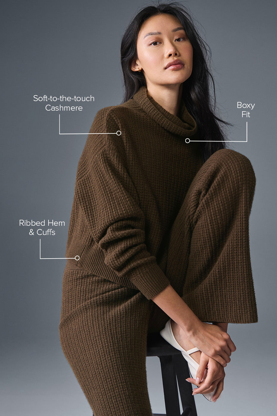 Cashmere Plush Waffle Turtleneck Pullover - Espresso — photo 2