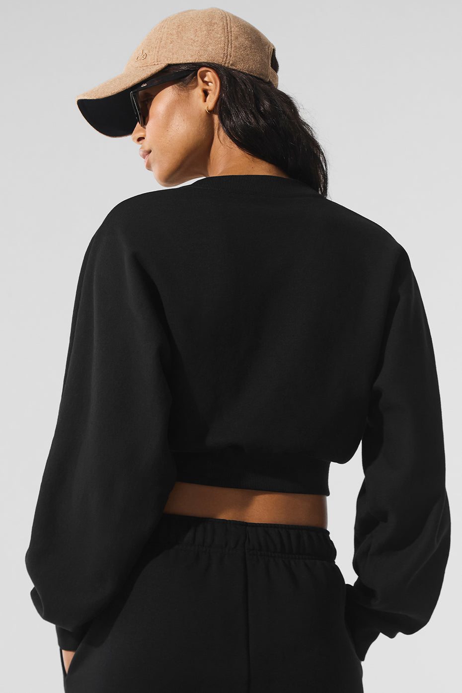 Cropped Accolade Crewneck - Black — photo 3