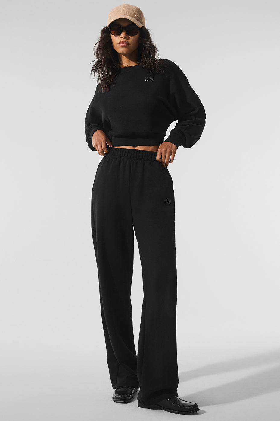 Cropped Accolade Crewneck - Black — photo 5