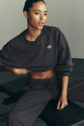 Cropped Accolade Crewneck - Anthracite — photo 1
