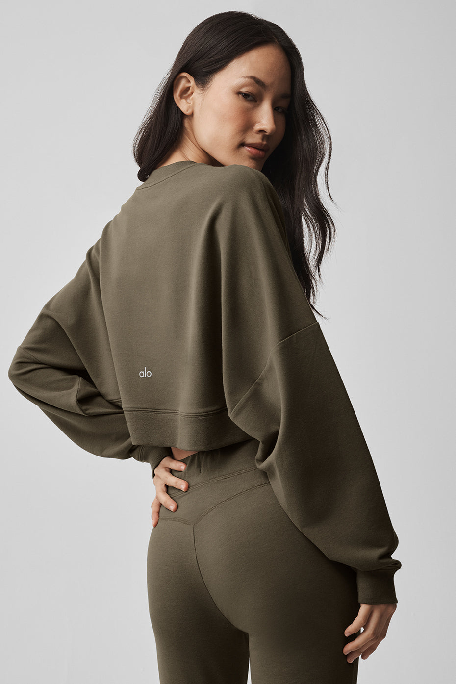Cropped Sway Crew Neck Pullover - Olive Tree — photo 2