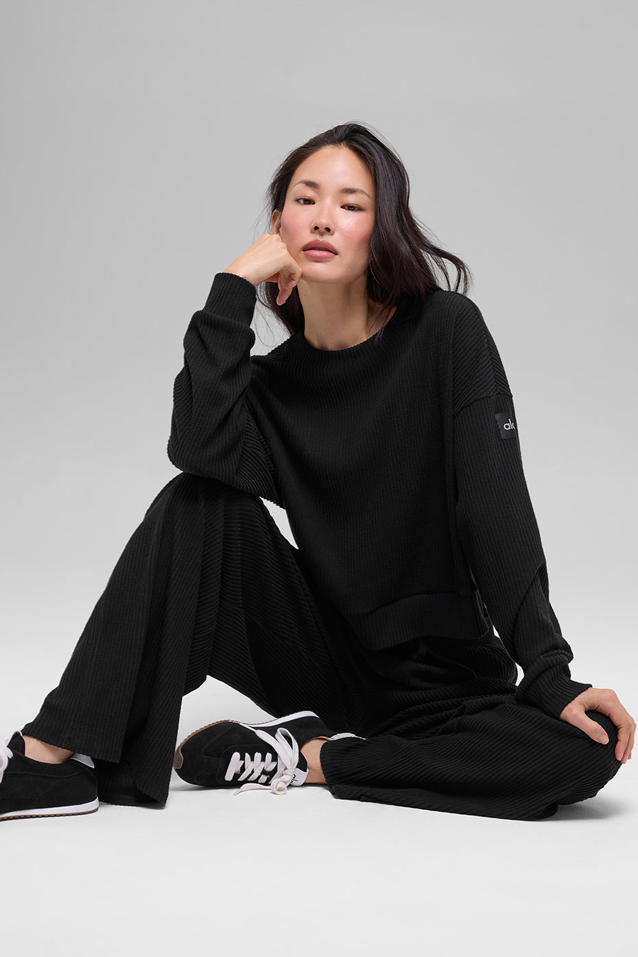 Muse Crew Neck Pullover - Black — photo 4