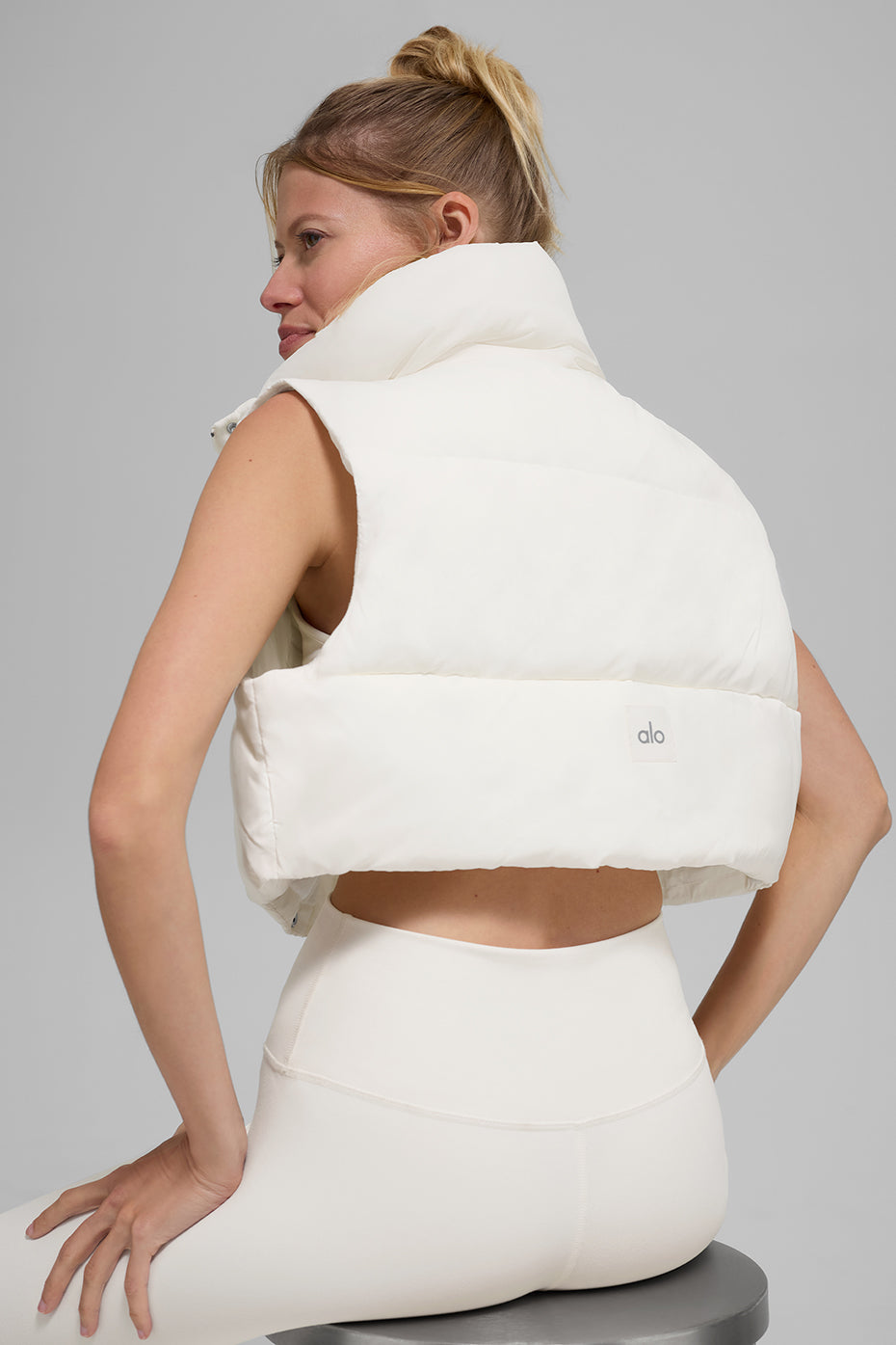 Cropped Gold Rush Puffer Vest - Ivory — photo 2