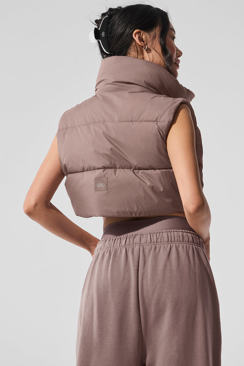 Cropped Gold Rush Puffer Vest - Mushroom — photo 3