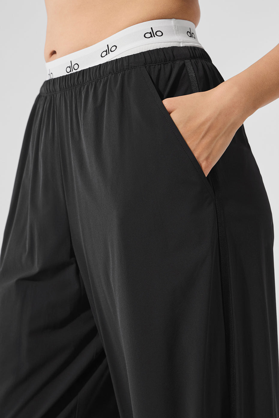 Breezy Wide Leg Pant (Long) - Black — photo 4