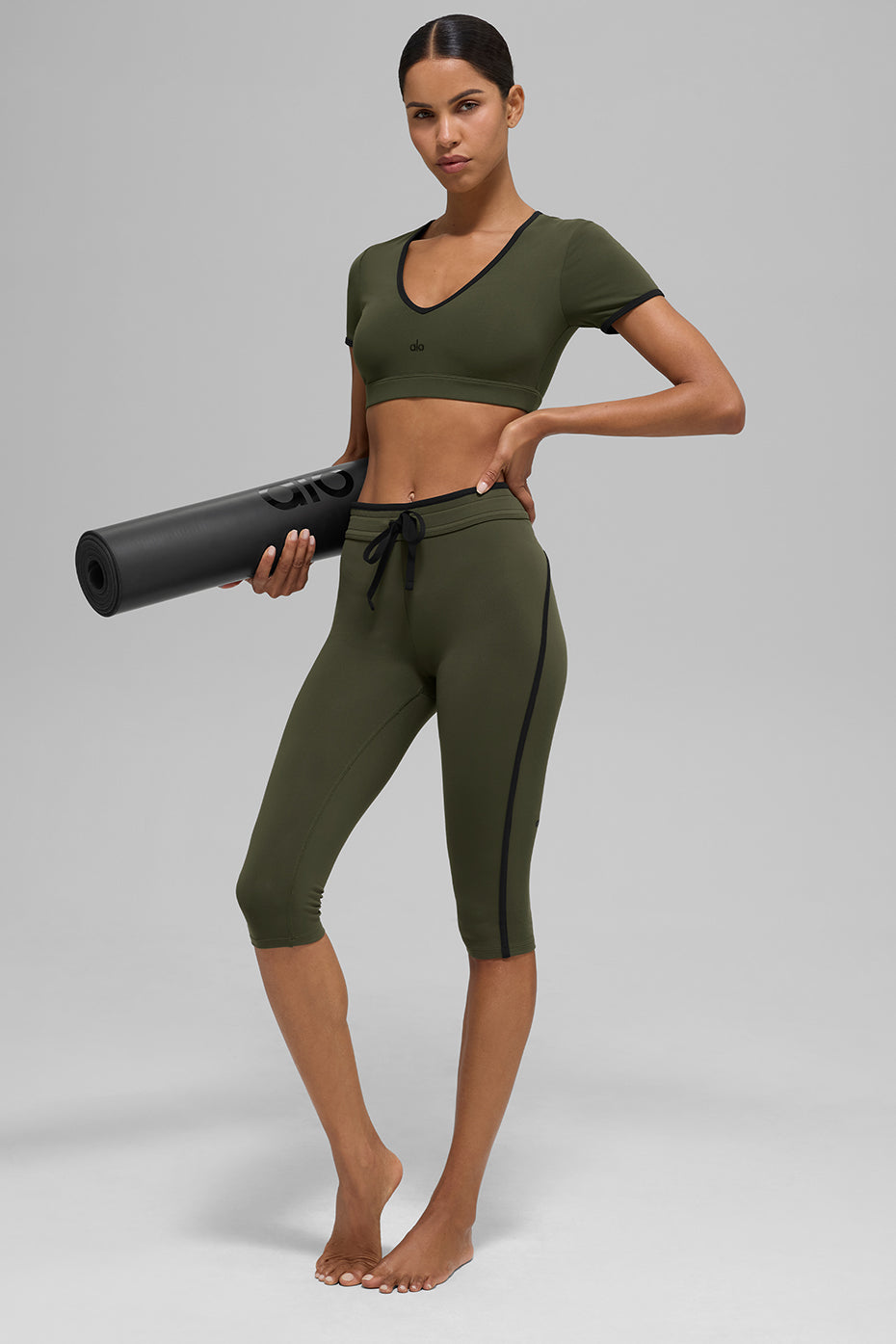 Airbrush High-Waist Race Pace Capri - Green Olive/Black — photo 5