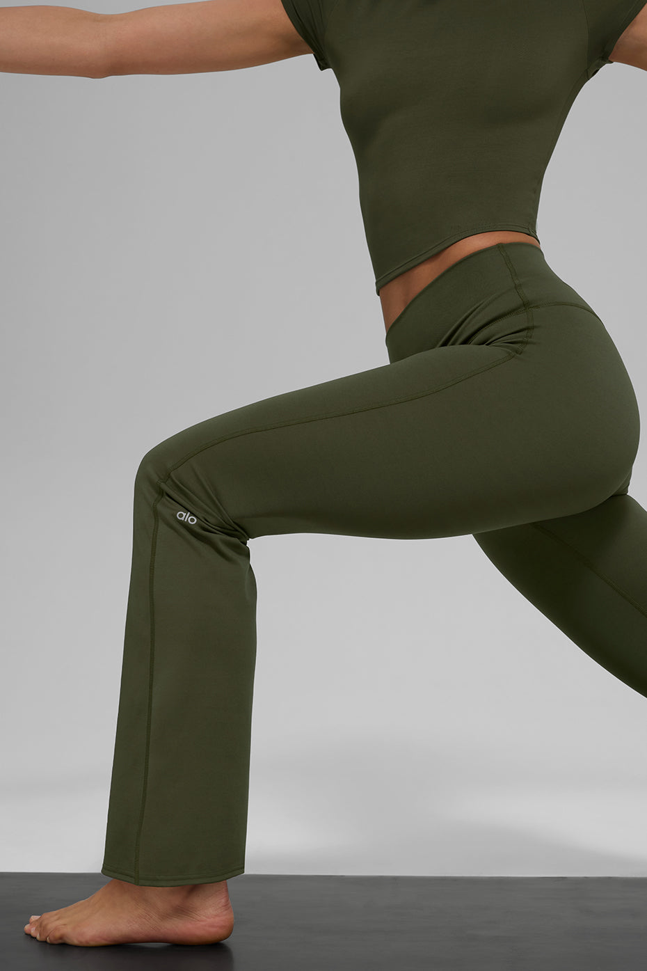 ALO Softsculpt High-Waist 7/8 Bootcut Legging - Green Olive — photo 3