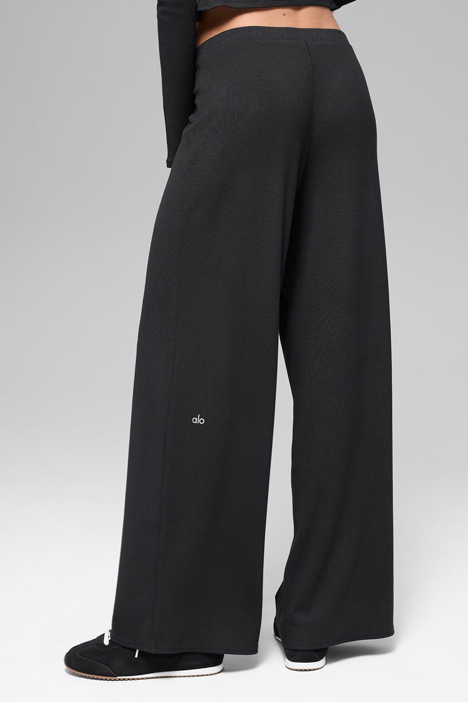 Mid-Rise Dreamlight Straight Pant - Black — photo 4