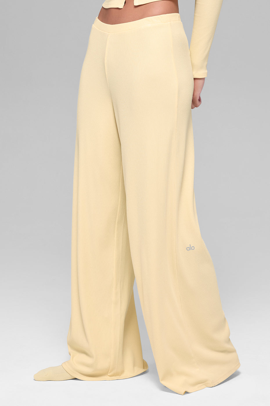 Mid-Rise Dreamlight Straight Pant - Candlelight Yellow — photo 3