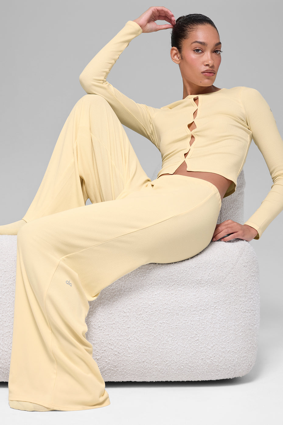 Mid-Rise Dreamlight Straight Pant - Candlelight Yellow — photo 4