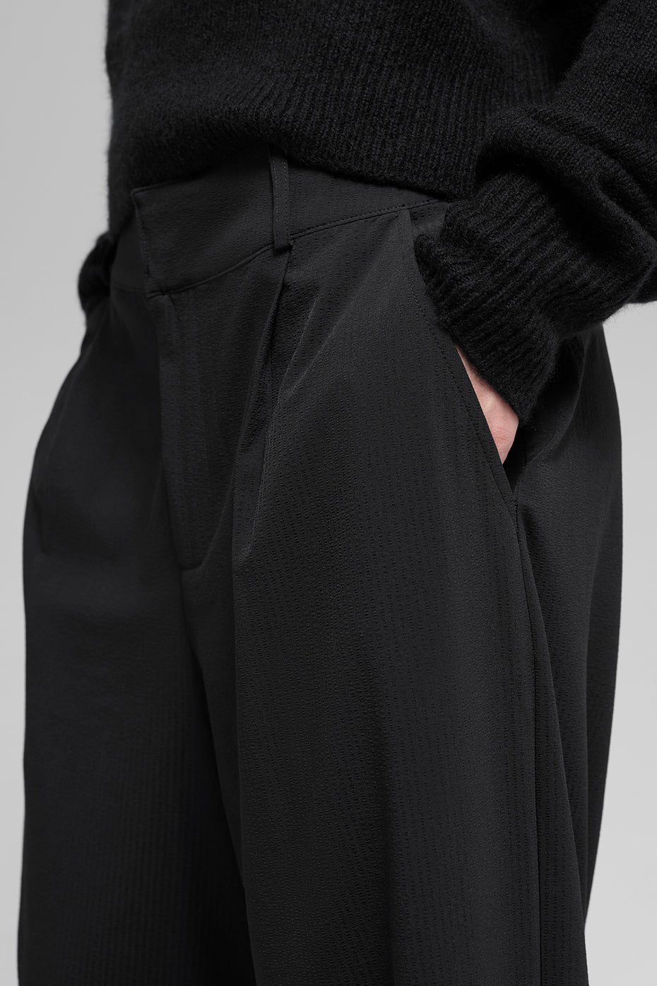 High-Waist Dreamscape Trouser (Short) - Black — photo 4