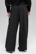 High-Waist Dreamscape Trouser (Short) - Black — photo 3