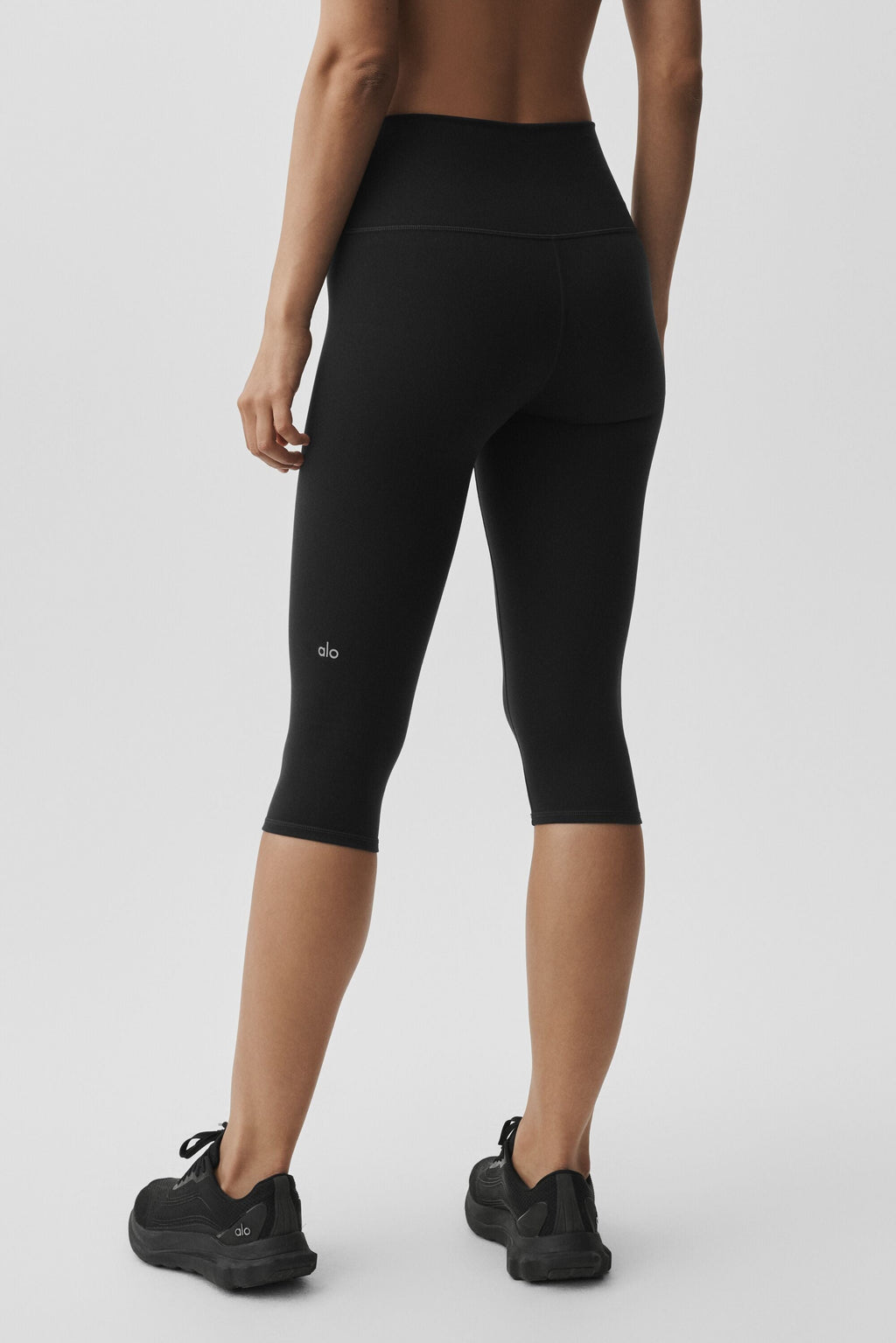 16" High-Waist Airbrush Capri - Black — photo 3