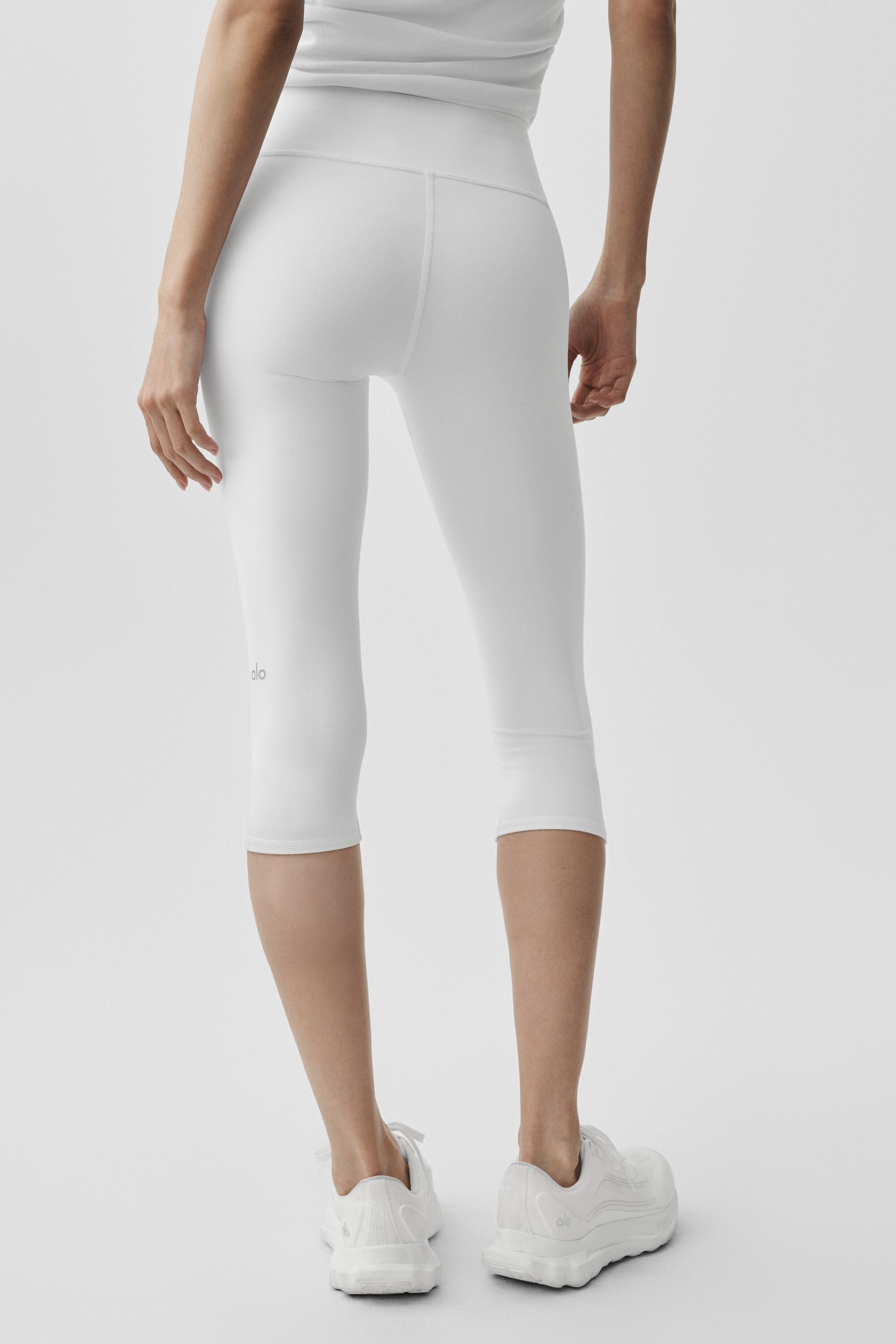 16" High-Waist Airbrush Capri - White — photo 3