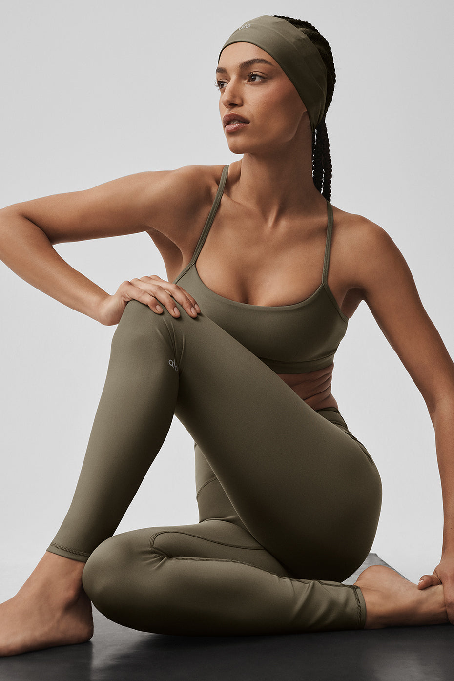 High-Waist Airlift Legging - Olive Tree — photo 3