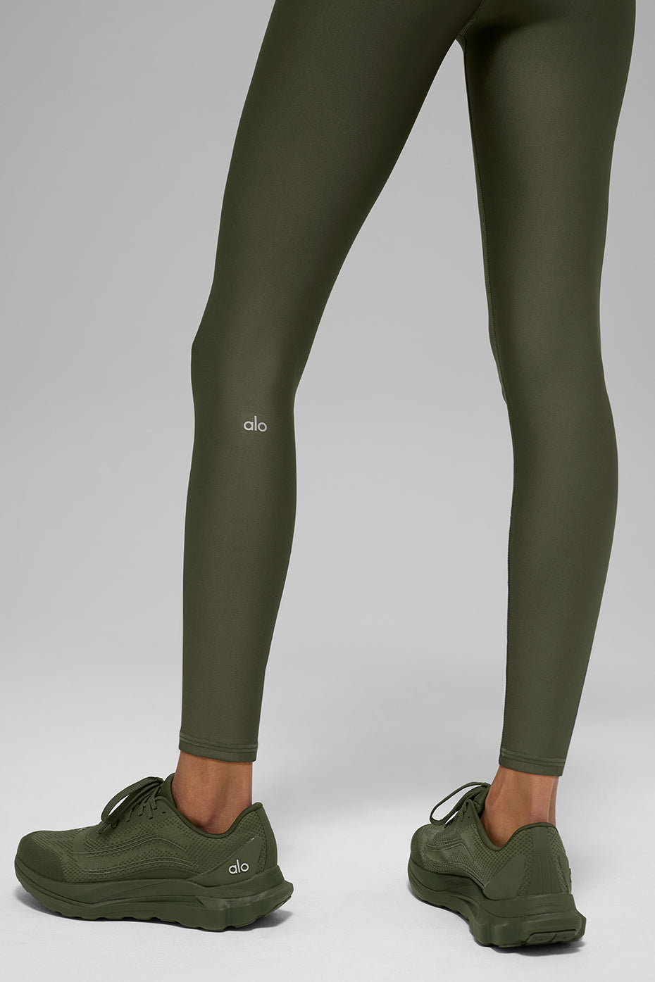 7/8 High-Waist Airlift Legging - Green Olive — photo 4