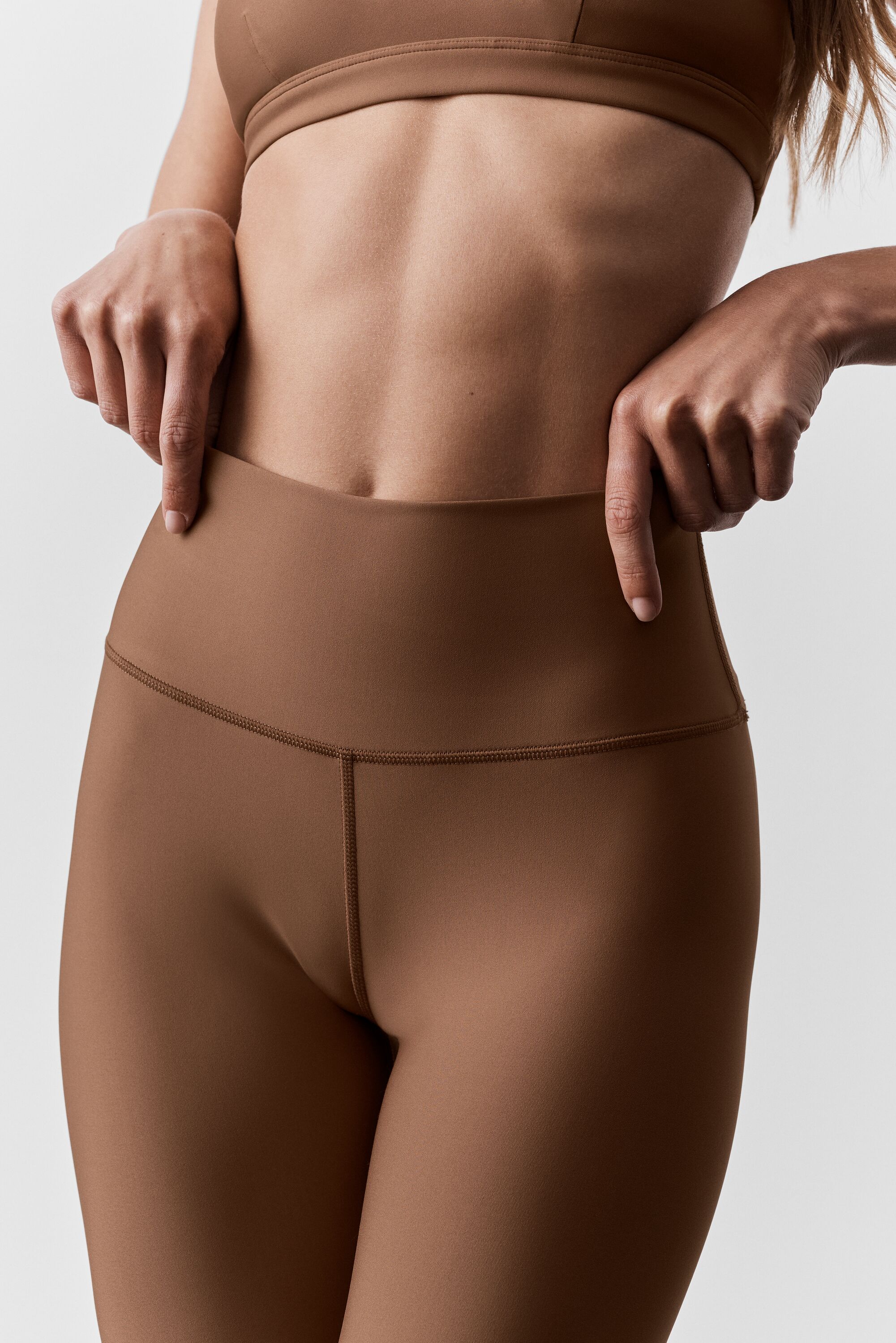 7/8 High-Waist Airlift Legging - Sun Kissed Brown — photo 3