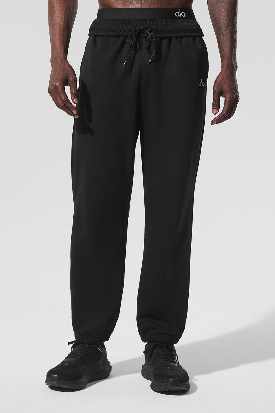 Accolade Sweatpant - Black — photo 1