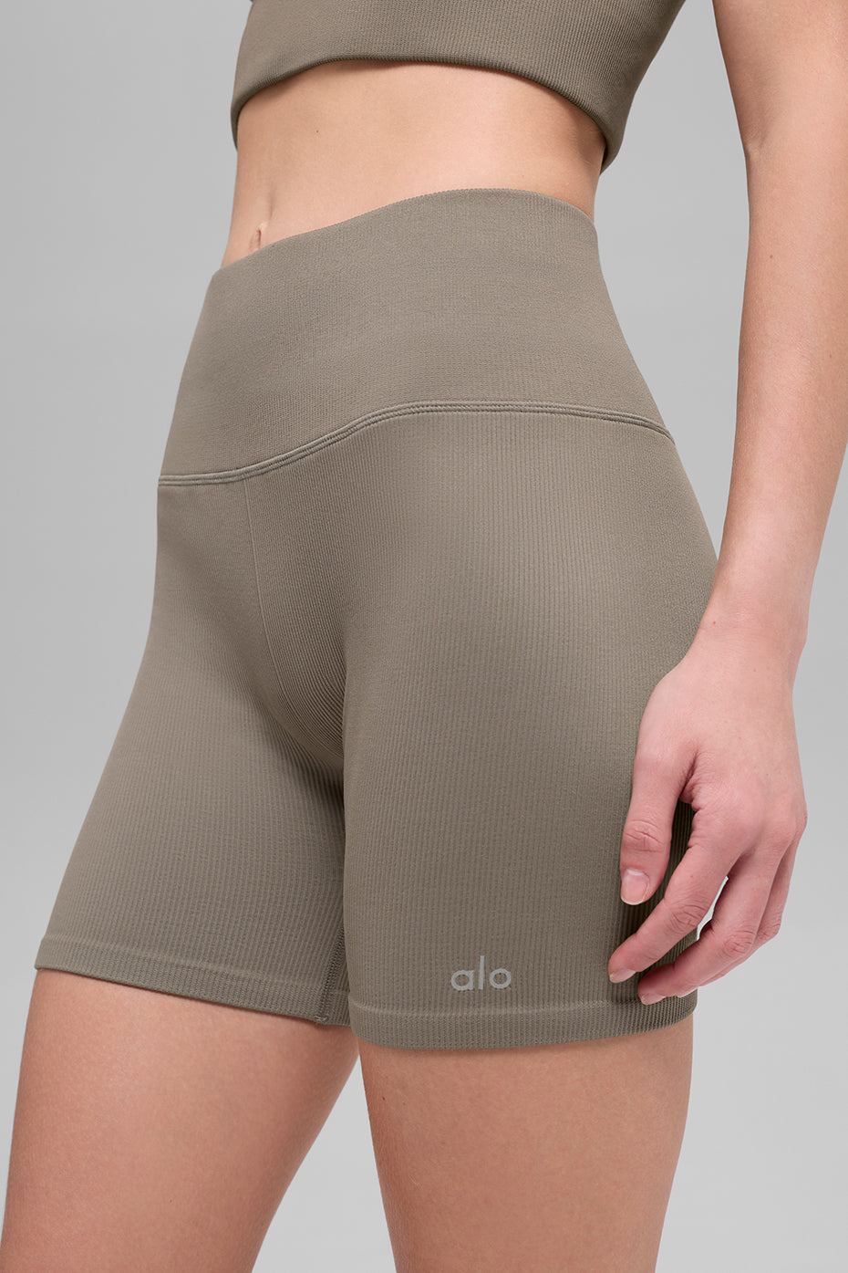 5" Seamless Ribbed Favorite Short - Light Cocoa — photo 4