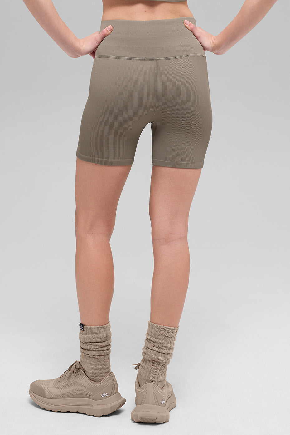5" Seamless Ribbed Favorite Short - Light Cocoa — photo 3
