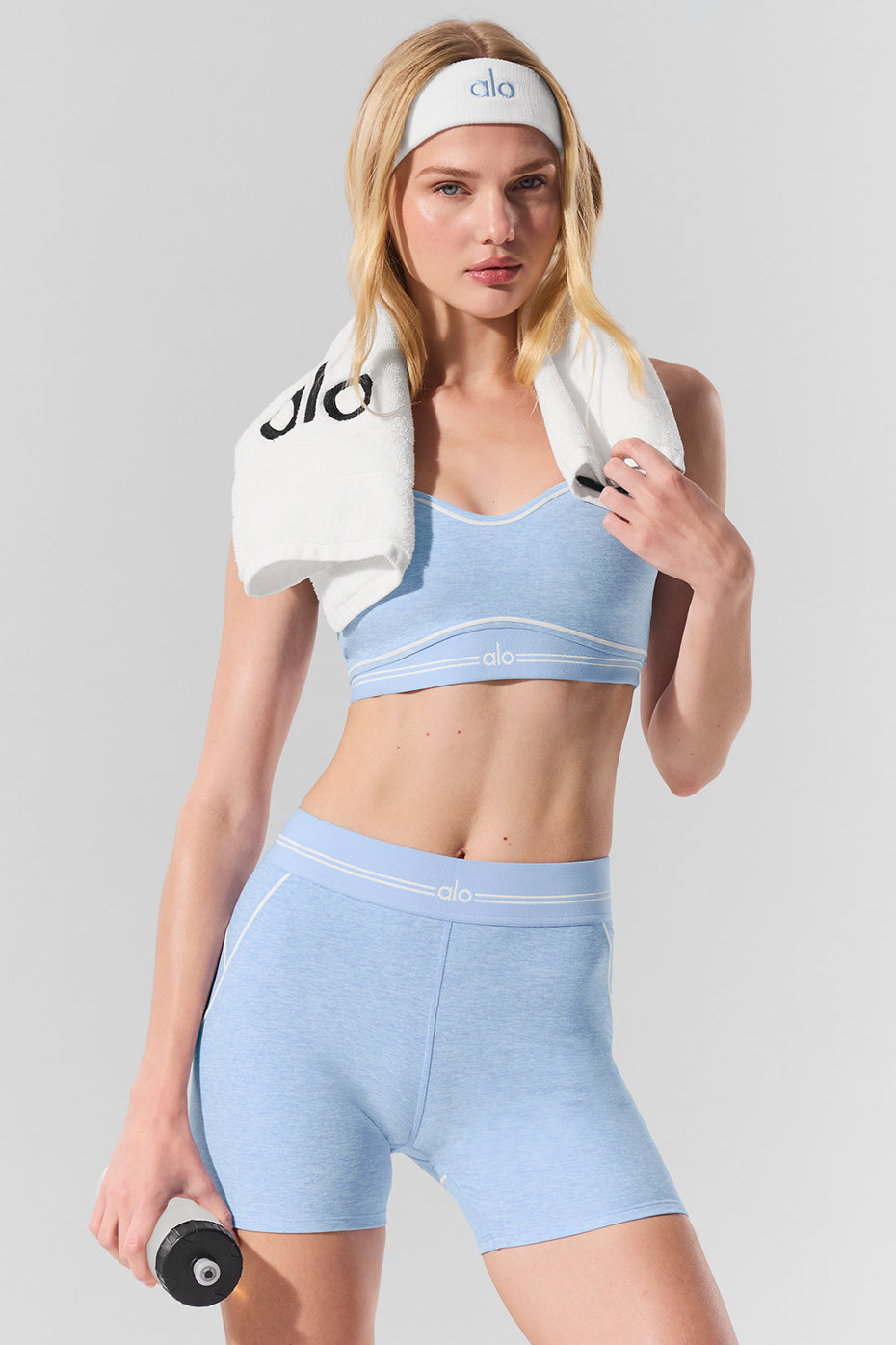 4” Alosoft High-Waist Heart Throb Short - Seashell Blue Heather/White — photo 1