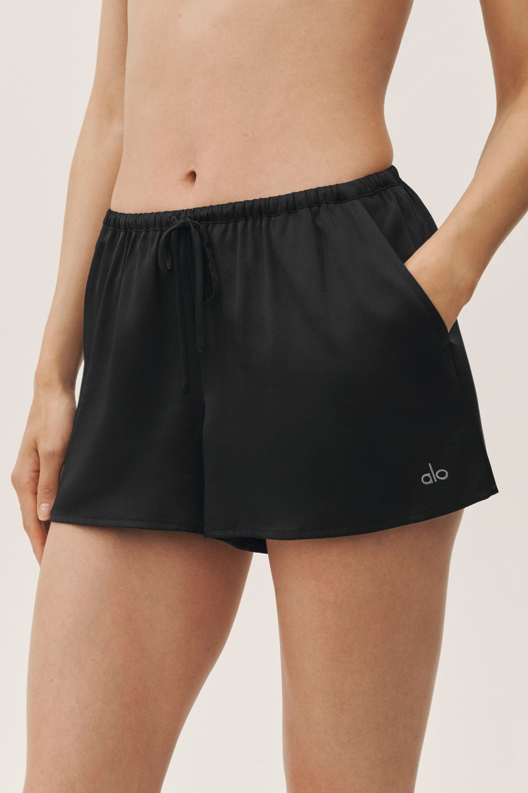 Silk Blend Radiance Short - Black — photo 2