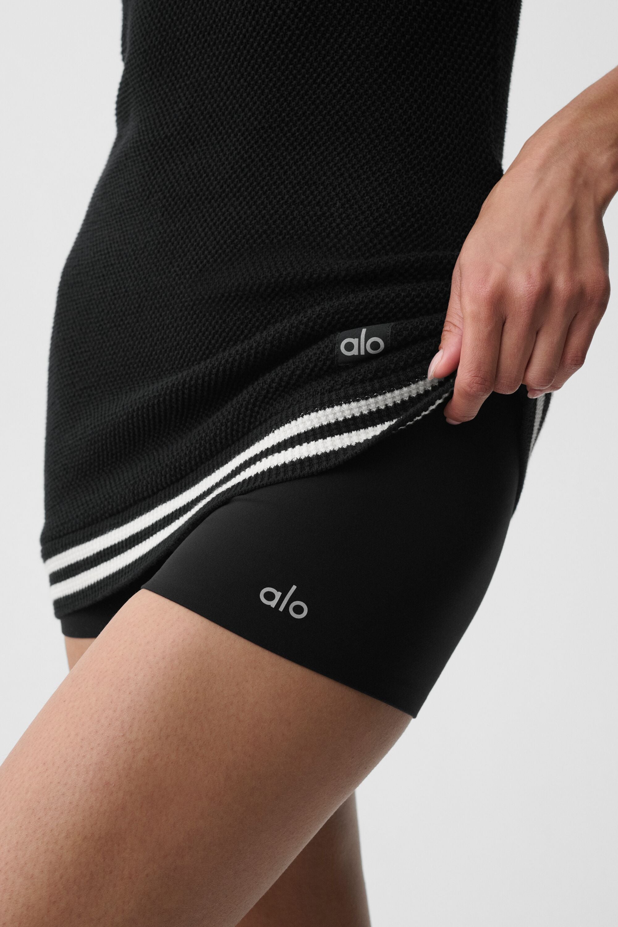2" ALO Softsculpt Mid-Rise Short - Black — photo 3